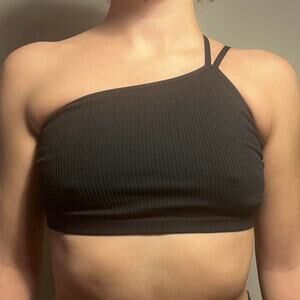 Black one shoulder athleasure bratop